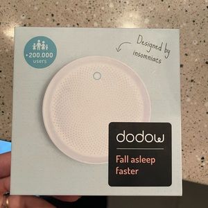 Dodow sleep enhancer. Never used. Batteries installed to verify it works
